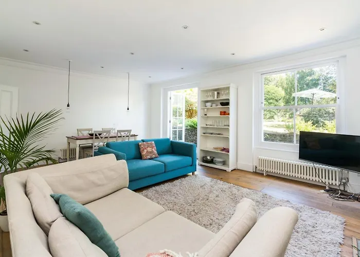 Fantastic 3 Bedroom Flat West Hampstead