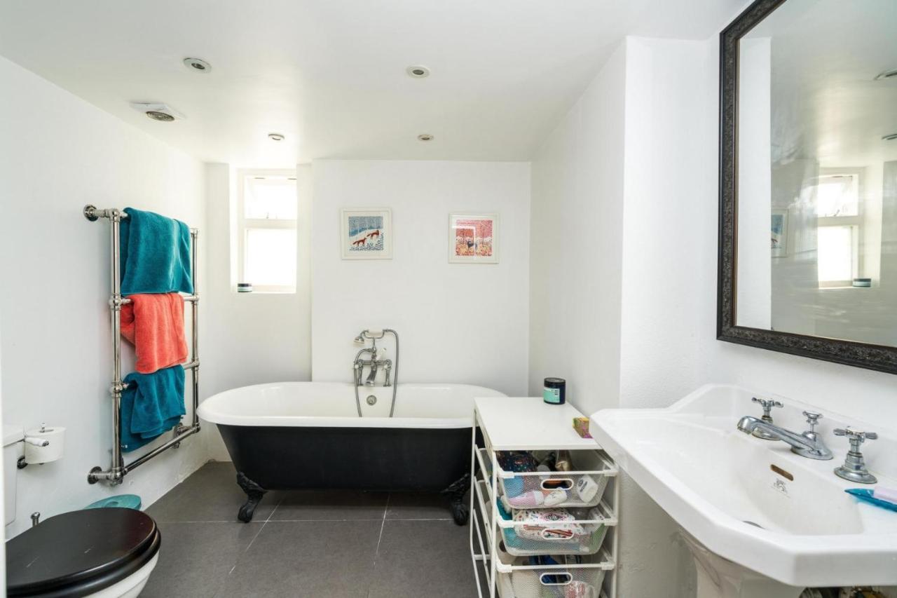 Holiday home Fantastic 3 Bedroom Flat West Hampstead *