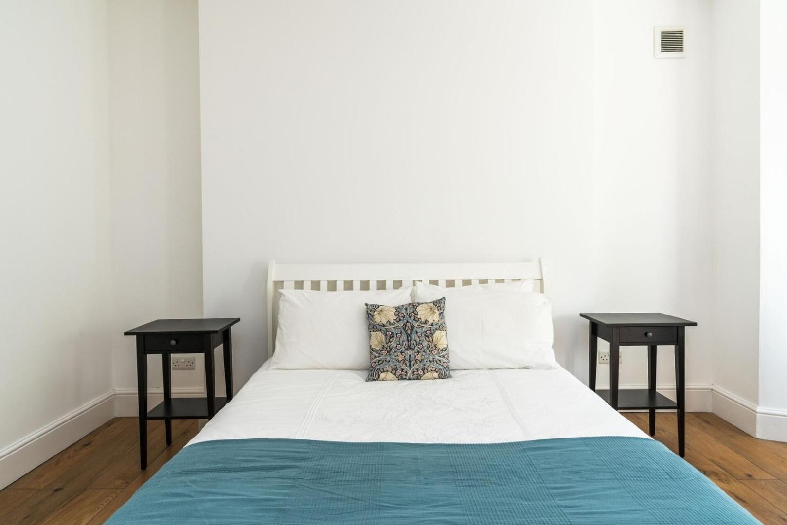 Fantastic 3 Bedroom Flat West Hampstead * London
