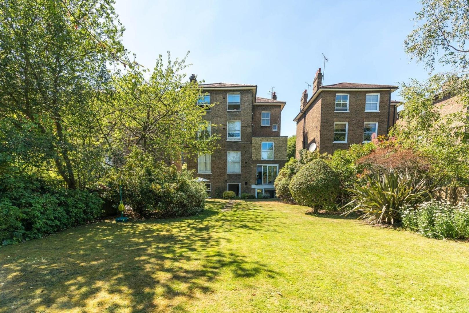 Fantastic 3 Bedroom Flat West Hampstead Holiday home